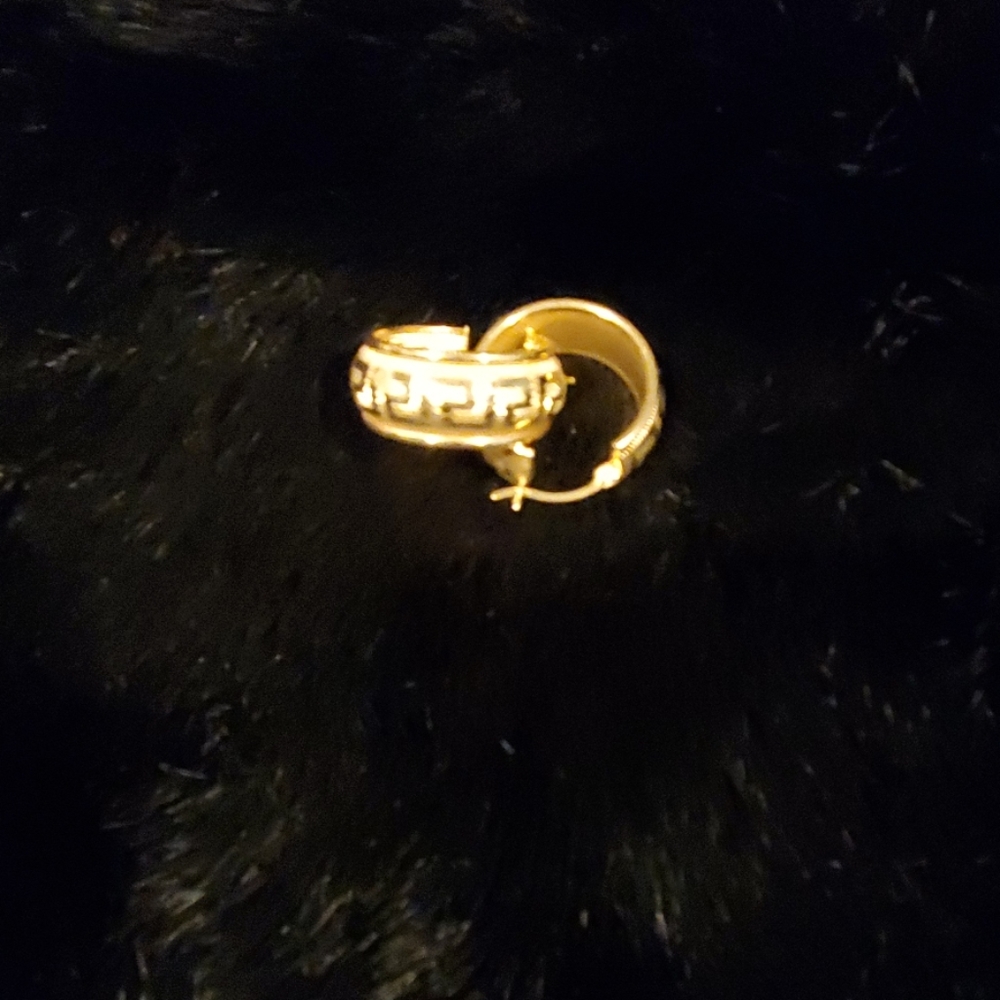 Genuine gold earrings